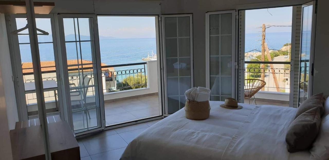 Villa Eleni Greece - Wonderful Sea View Studios Nea Roda Exterior foto