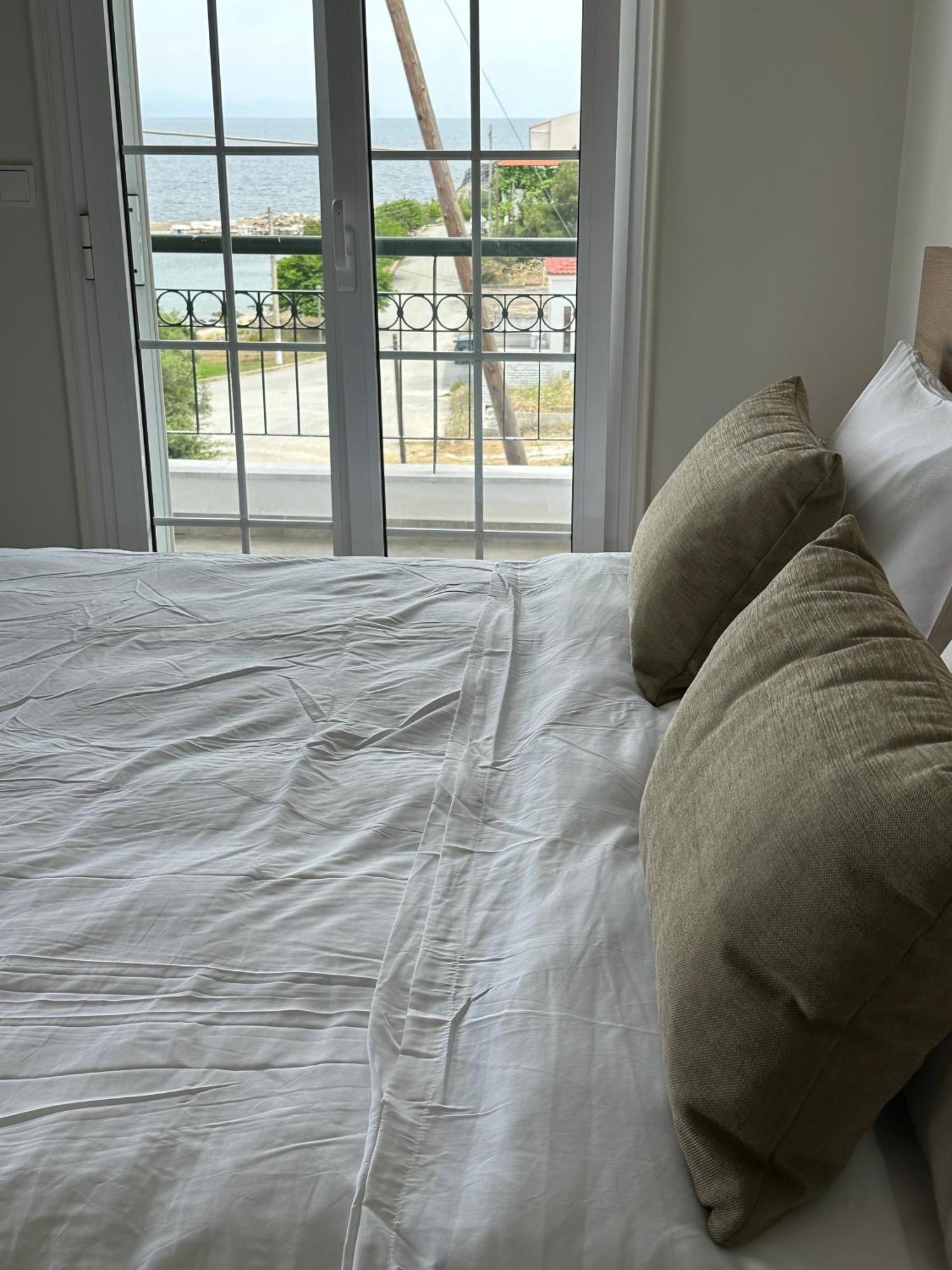 Villa Eleni Greece - Wonderful Sea View Studios Nea Roda Exterior foto