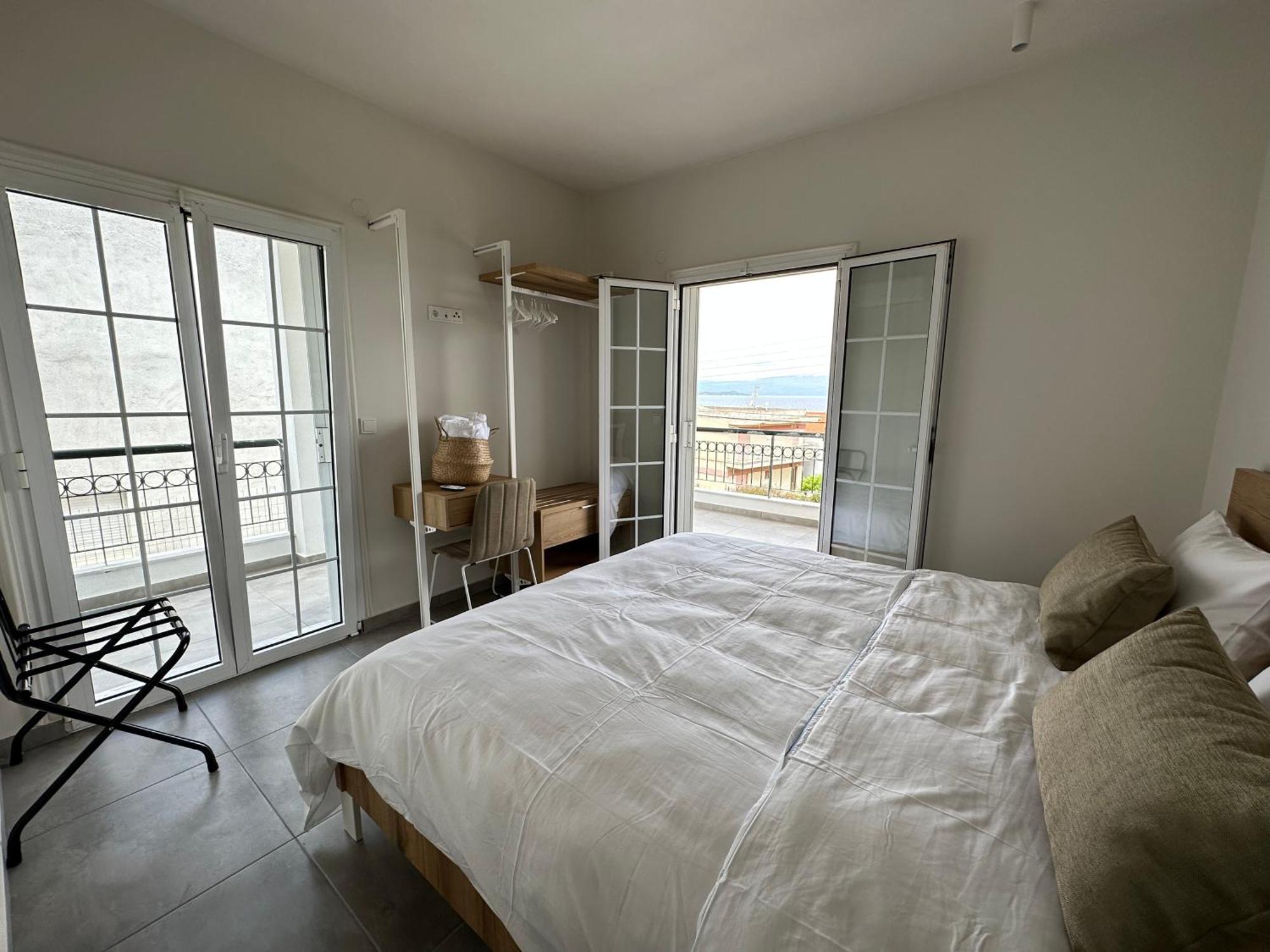 Villa Eleni Greece - Wonderful Sea View Studios Nea Roda Exterior foto