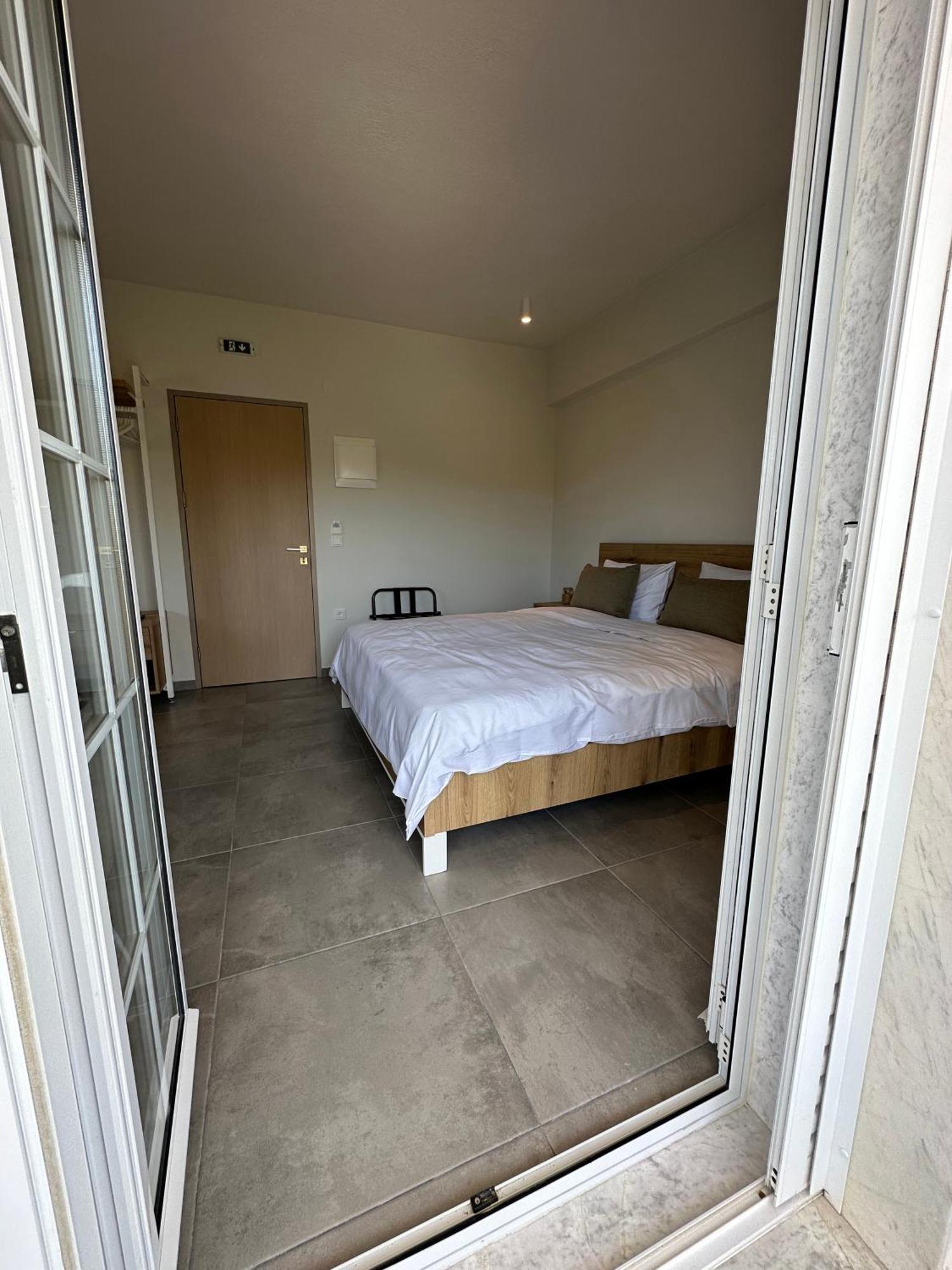 Villa Eleni Greece - Wonderful Sea View Studios Nea Roda Exterior foto