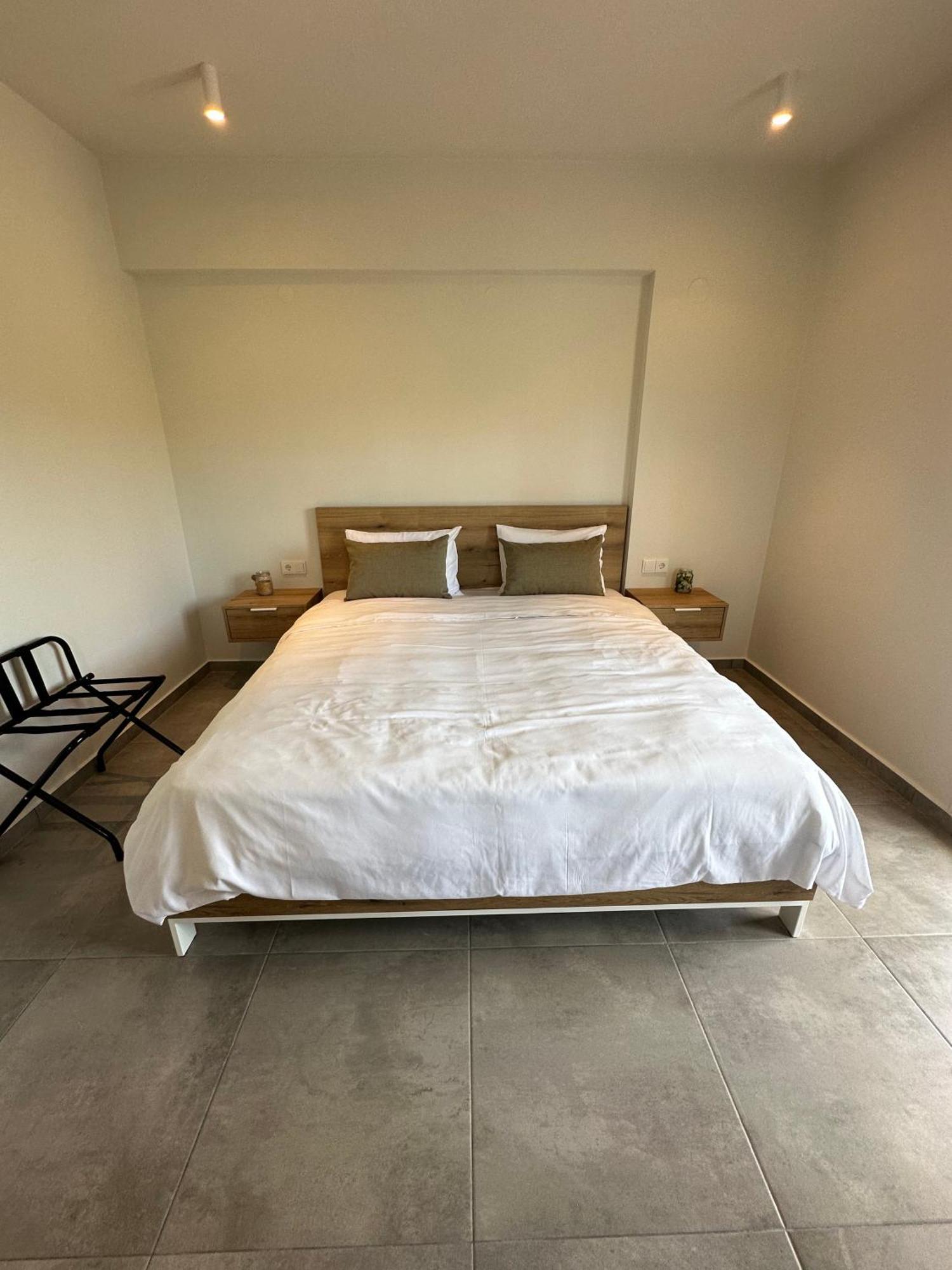 Villa Eleni Greece - Wonderful Sea View Studios Nea Roda Exterior foto