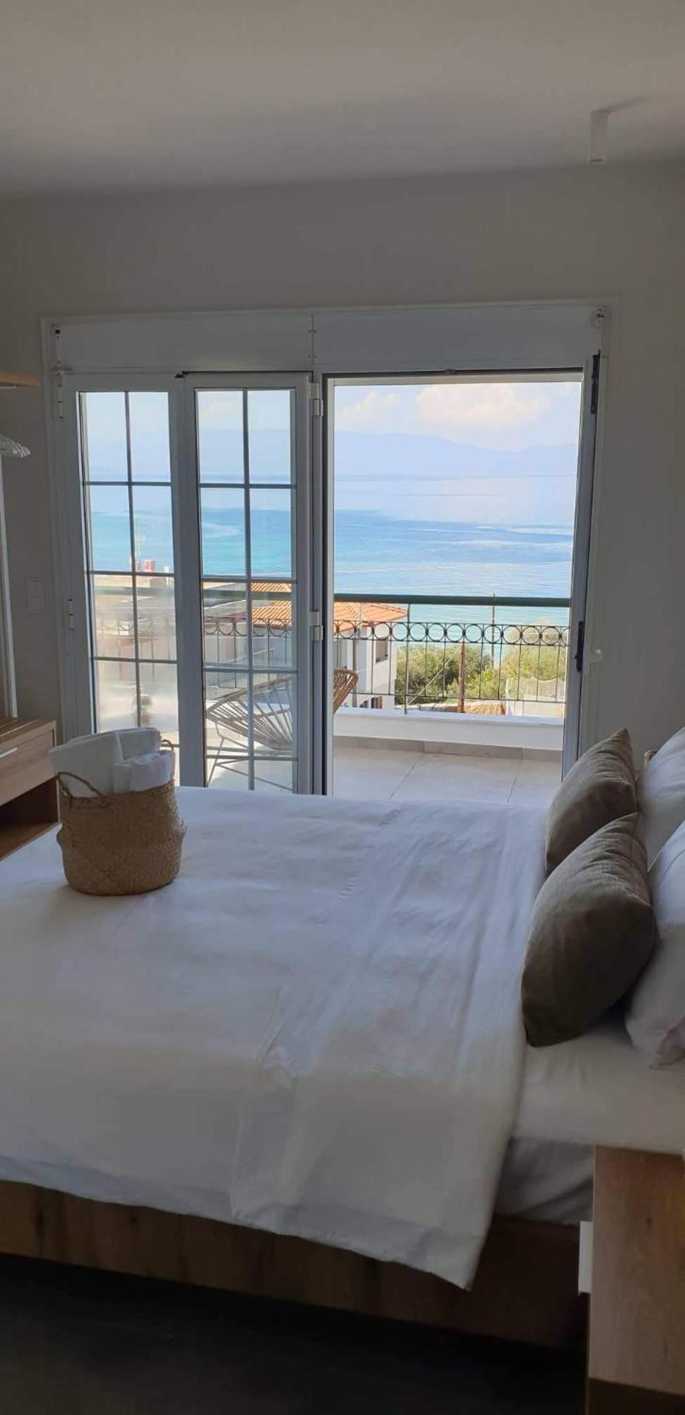 Villa Eleni Greece - Wonderful Sea View Studios Nea Roda Exterior foto